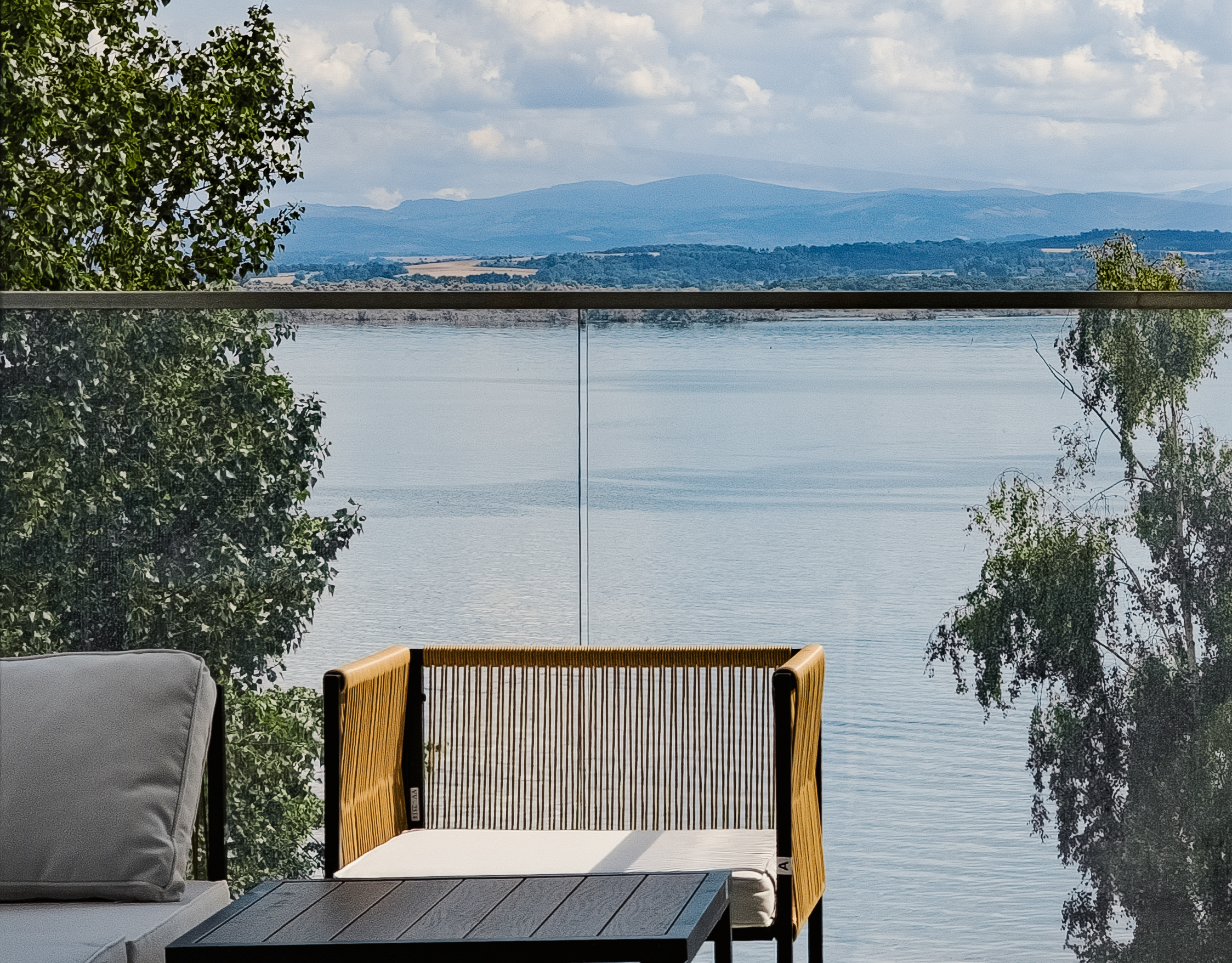 widok z balkonu apartamentu lagonysa na jezioro nyskie